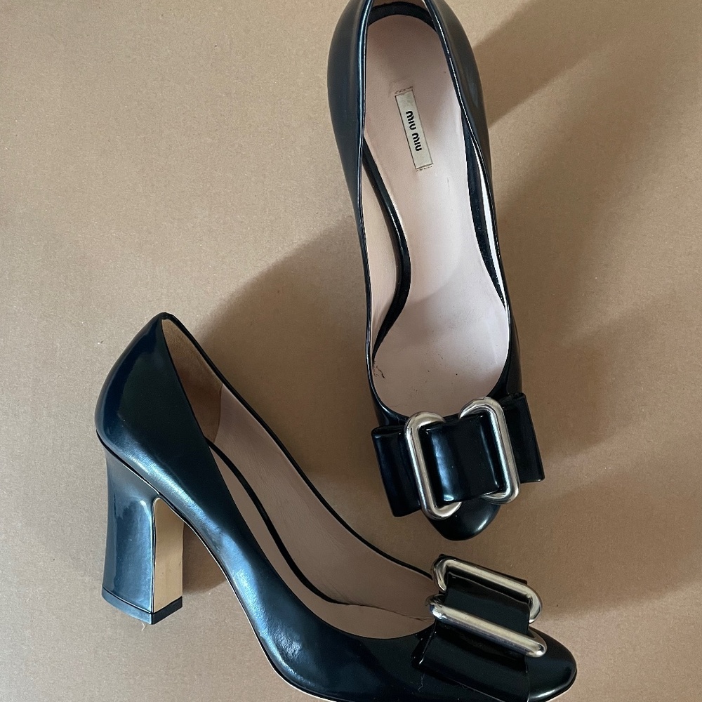 Miu Miu Black Patent Leather Bow Buckle Block Heel Pumps